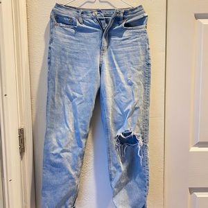 American Eagle 90s boyfriend light wash jeans size 0